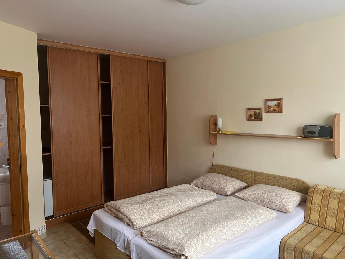 Ferienwohnung Privat Pekny Dvor Rajecké Teplice Exterior foto