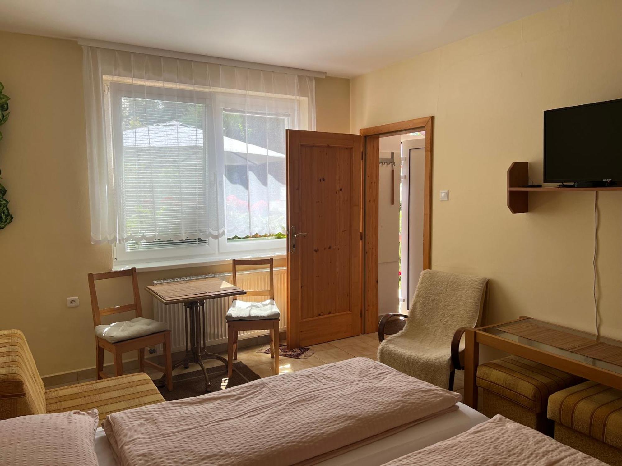 Ferienwohnung Privat Pekny Dvor Rajecké Teplice Exterior foto